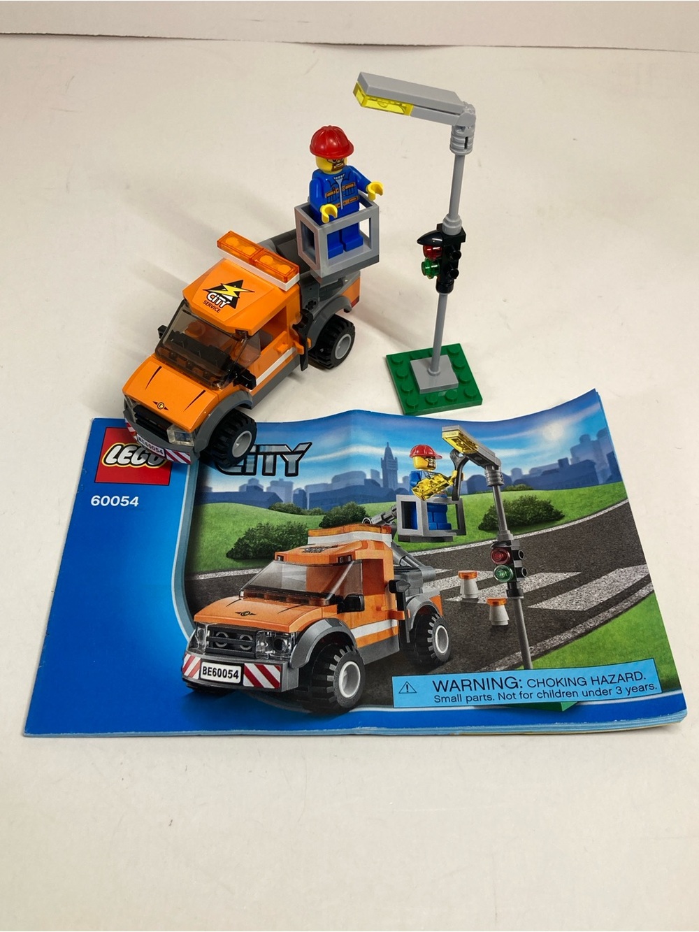 LEGO City 60054 Light Repair Truck Complete With Manual and Minifigure Electric